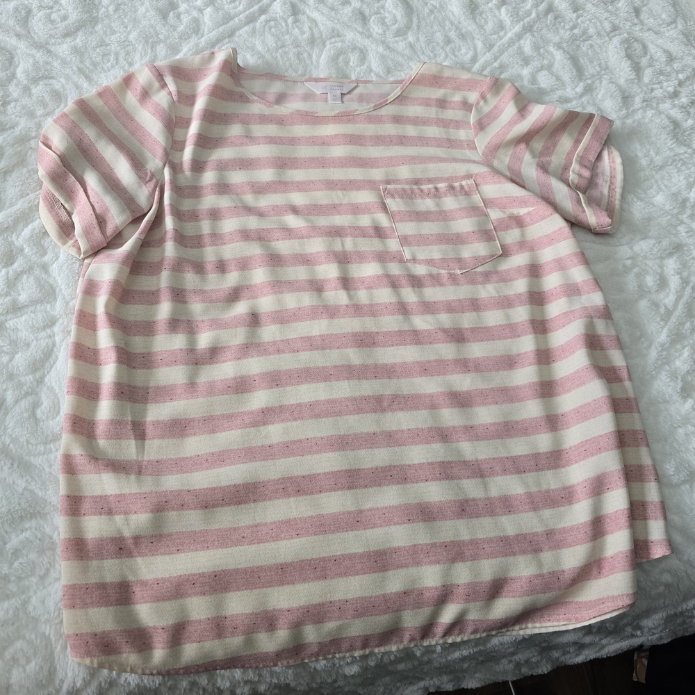 LC Lauren Conrad Flowy Top